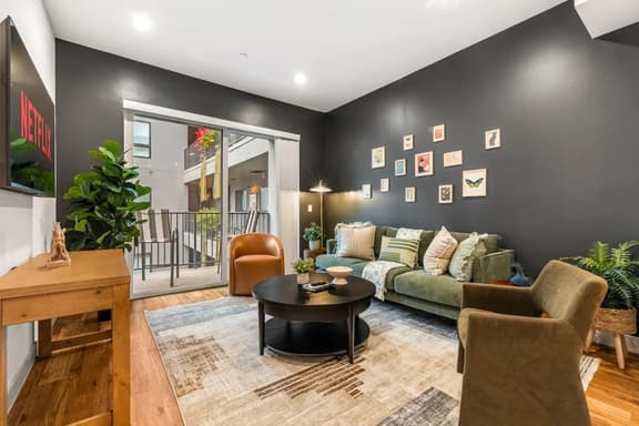 Chic 2 BD Home in K-Town | Balcony & Free Parking