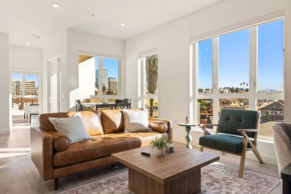 Chic and Cozy 1BD Unit in K-Town - Free Parking
