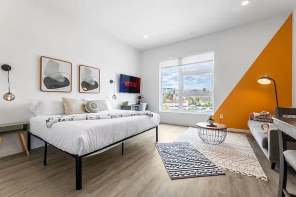 Chic Studio - Walk to DTLA W/Skyline Views-Gym+W/D