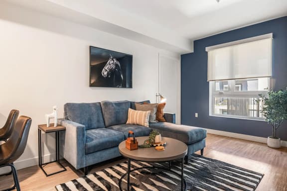 K-Town Lux Living - 2 BD Home W/Parking Amenities