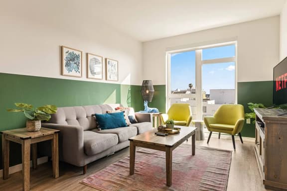 Light-Filled 2BD Suite in K-Town | Parking & Gym