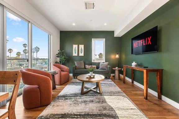 Light-Filled Home in K-Town | Parking, Gym & Views