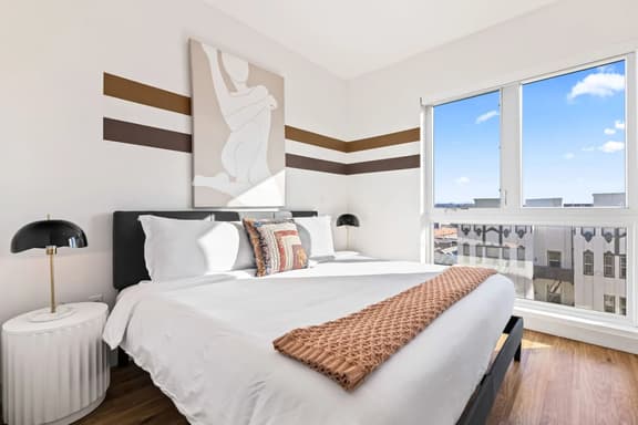 Modern 2BD Home in K-Town w/Parking, Gym & Balcony