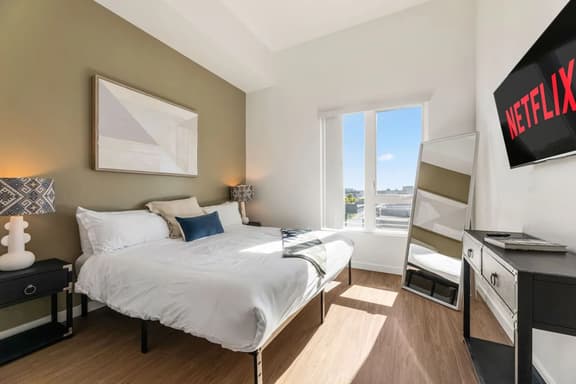 Modern Gem in Little Tokyo-Free Parking-DTLA Views