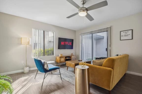 Stylish 2BD Townhouse | 1Mi to South Coast Plaza