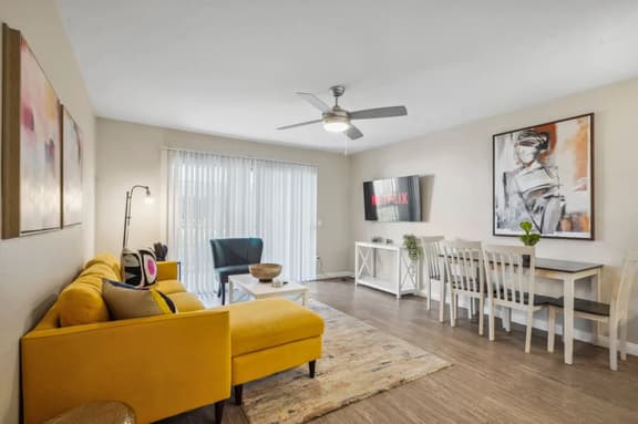 Stylish Getaway | Mins to Irvine | 1Mi to SCP