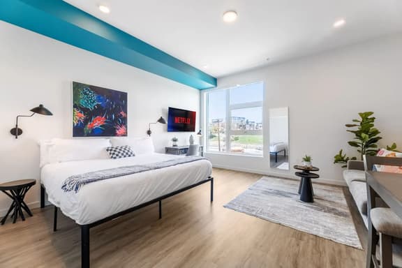 The Skyline Suite-Sleek Studio Near Dodger Stadium